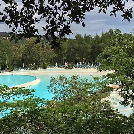 Semesterbostad De La Pinede 15 *